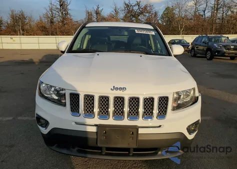 2016 Jeep Compass Latitude из США, поврежденный, VIN 1C4NJDEB8GD791823